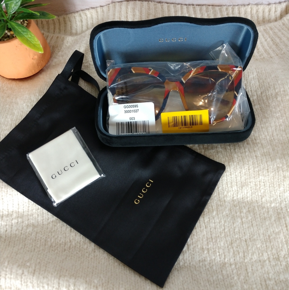 Gucci 55mm Sunglasses Oversized - Picture 10 of 16